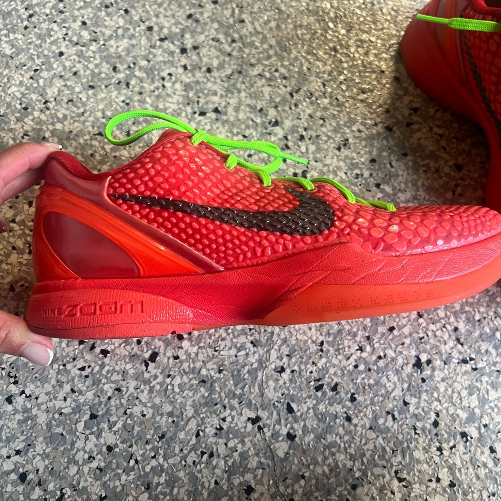 Nike Kobe Reverse Grinch size men’s 8.5 - from stock x
